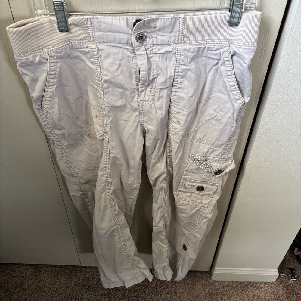 Lee Women's Cream Cargo Capris